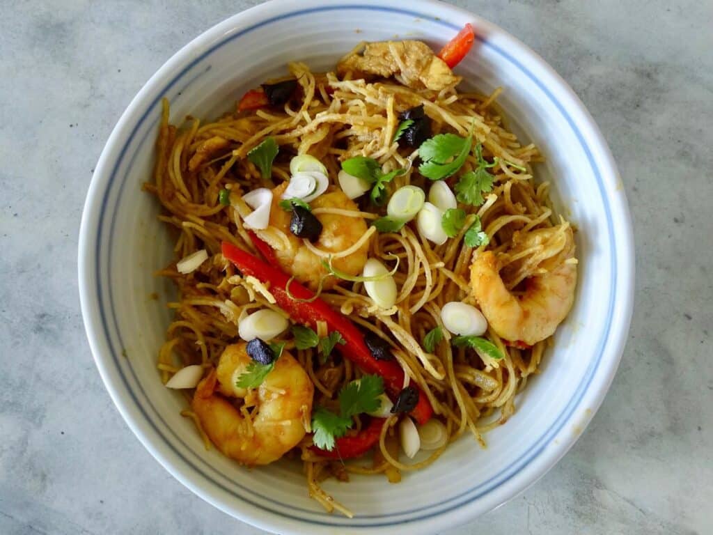 Black Garlic Singapore Prawn Noodles - Bee Hoon