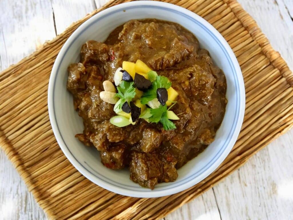 black garlic beef rendang