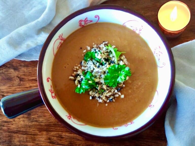 black garlic spicy lentil soup